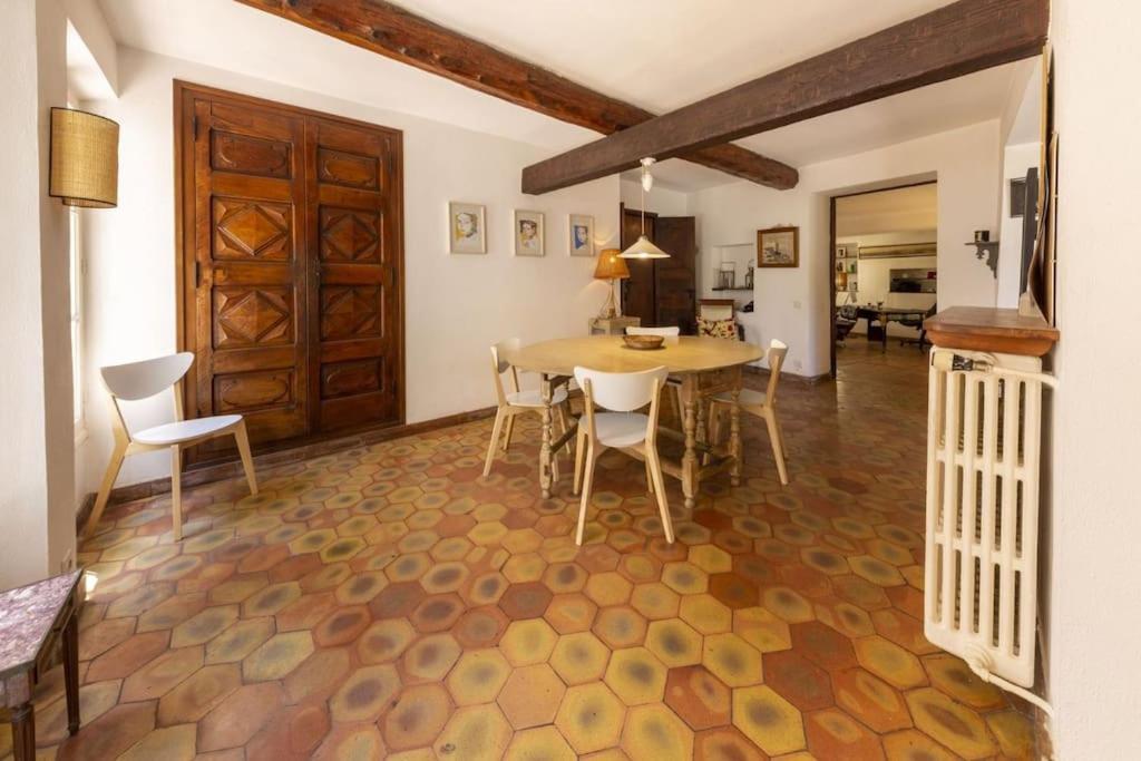 Mas De Charme Avec Piscine Villa